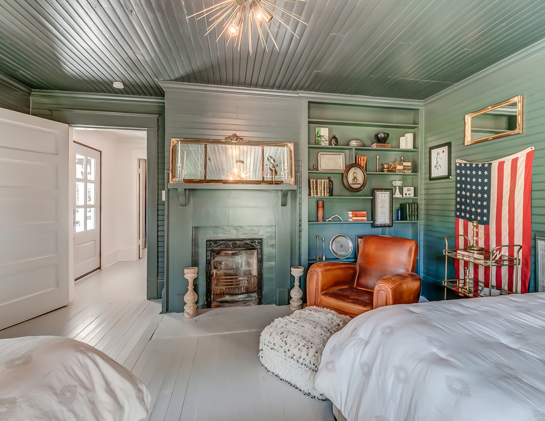 Fox country farmhouse Guest Bedroom