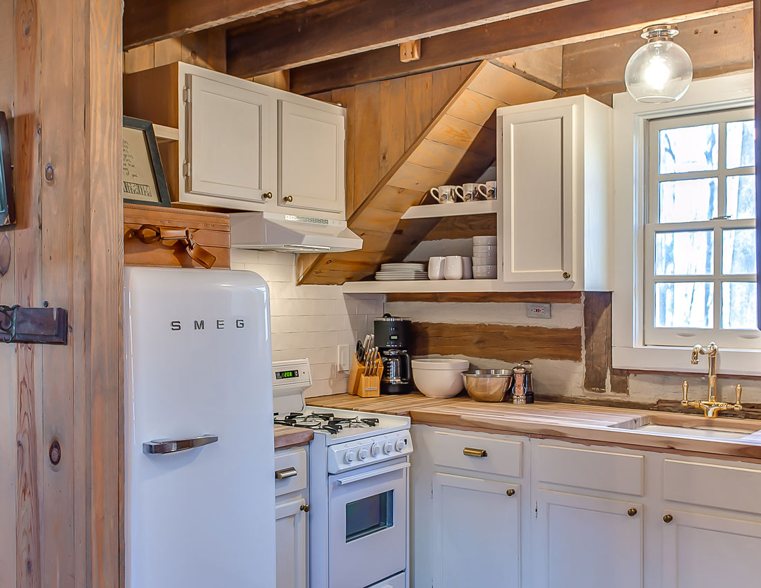 whites centerhill lake cabins kitchen